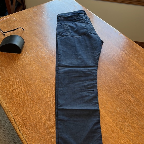 Perry Ellis men’s dress jeans. - Picture 3 of 5